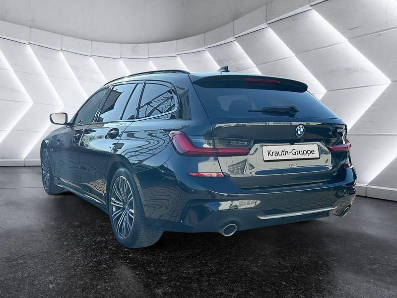Gebraucht BMW 330e M Sport 252 PS (185 kW) 2022 Schwarz Kombi