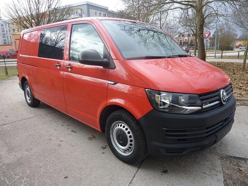 Gebraucht VW Transporter 150 PS (110 kW) 2016 Rot Van