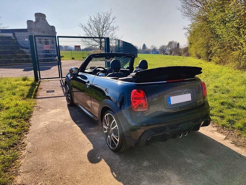 Gebraucht Mini John Cooper Works 231 PS (169 kW) 2023 Grün Kleinwagen