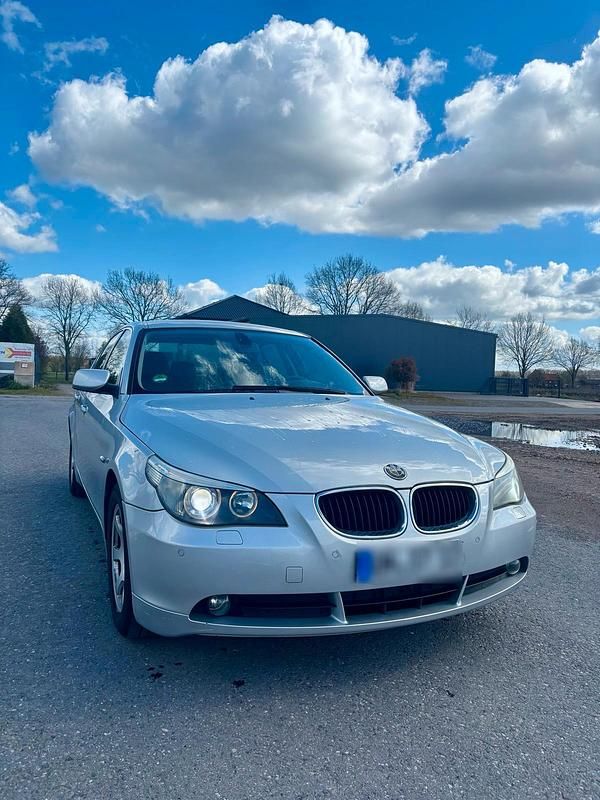 Gebraucht BMW 520 170 PS (125 kW) 2004 Silber Limousine