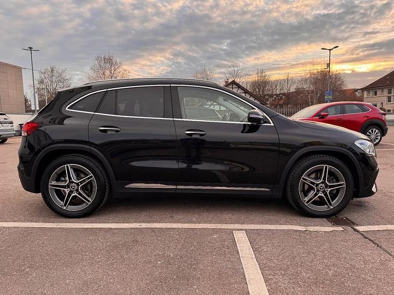 Gebraucht Mercedes GLA220 AMG line 190 PS (139 kW) 2022 Schwarz SUV