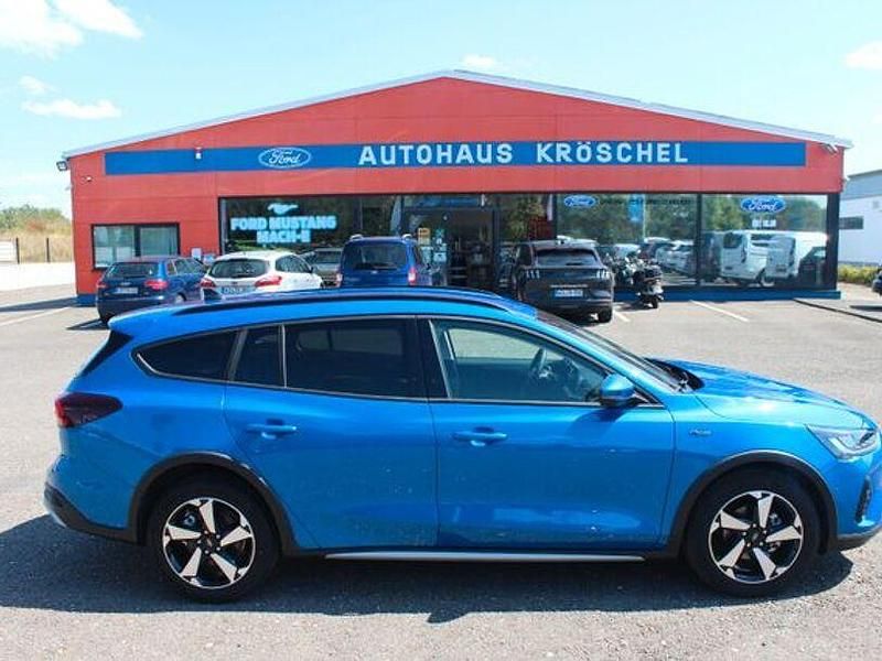 Gebraucht Ford Focus Active X 155 PS (114 kW) 2023 Blau Limousine