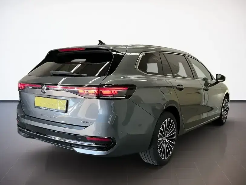 Gebraucht VW Passat Elegance 193 PS (141 kW) 2024 Diabasgrau Kombi