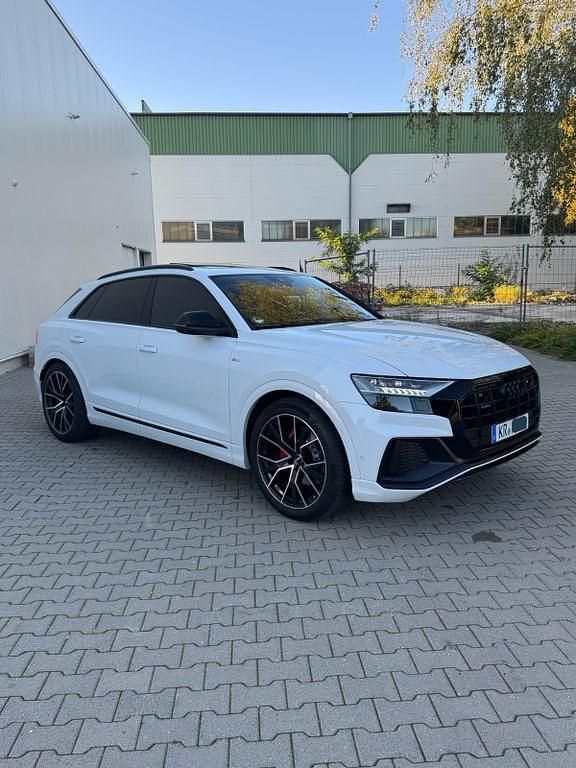Weiß Gebraucht 2019 Audi Q8 S-Line SUV | 54.900 € (Etwas zu teuer) - Bild 1/4