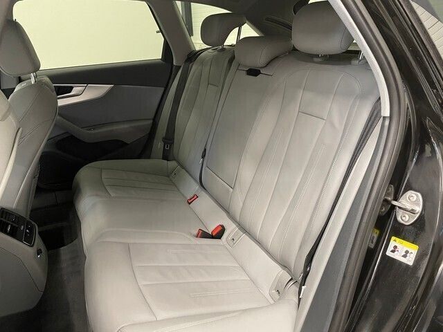 Gebraucht Audi A4 Design 231 PS (169 kW) 2019 Mythosschwarz Kombi