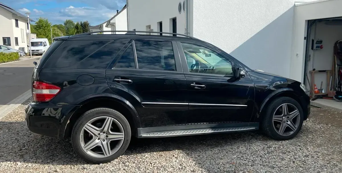 Gebraucht Mercedes ML500 306 PS (225 kW) 2005 Schwarz SUV