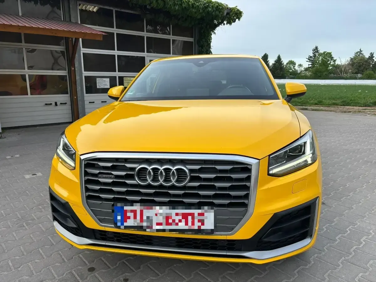 Używany Audi Q2 S-line plus 190 KM (139 kW) 2016 Żółty SUV