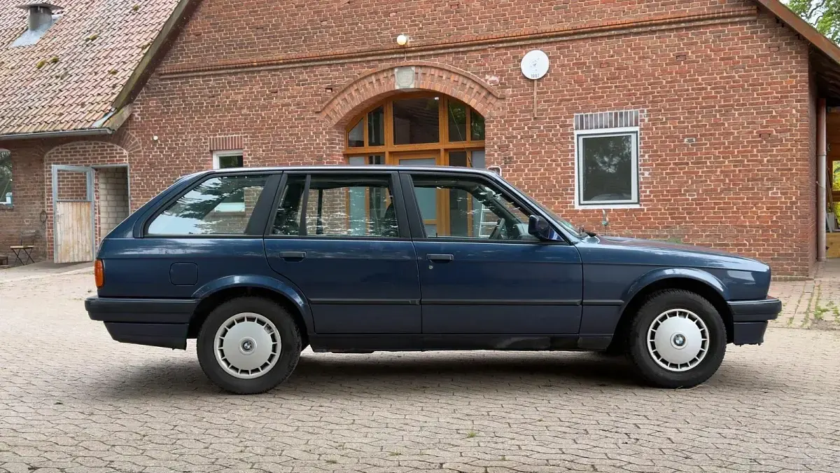 Gebraucht BMW 316 99 PS (72 kW) 1991 Blau Kombi