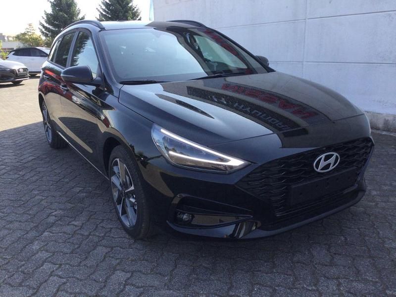 Gebraucht Hyundai i30 Advantage 101 PS (74 kW) 2024 Schwarz Kombi
