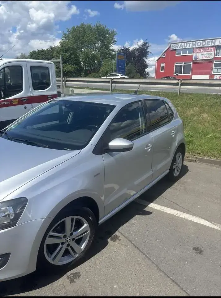 Gebraucht VW Polo Life 90 PS (66 kW) 2013 Grau Kleinwagen