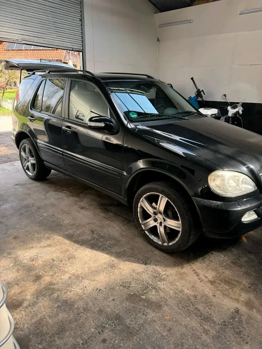 Gebraucht Mercedes ML400 299 PS (219 kW) 2003 Schwarz SUV
