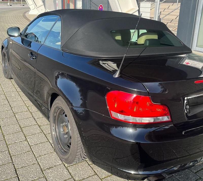 Gebraucht BMW 118 Cabriolet Performance 143 PS (105 kW) 2011 Schwarz Cabrio