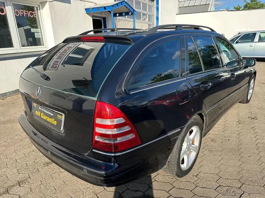 Second-hand Mercedes C220 150 CP (110 kW) 2005 Negru Break