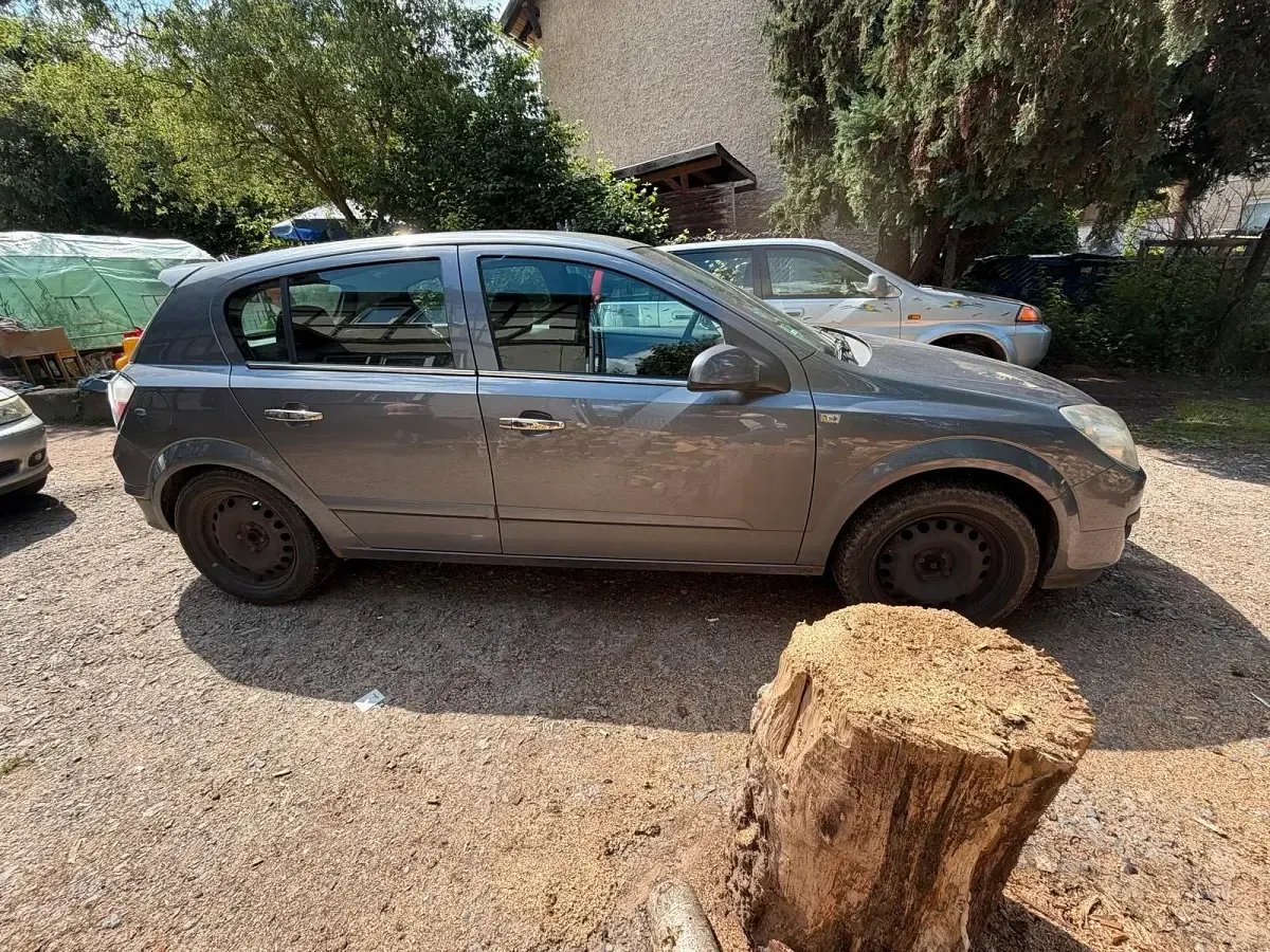 Gebraucht Opel Astra 105 PS (77 kW) 2006 Grau Kleinwagen
