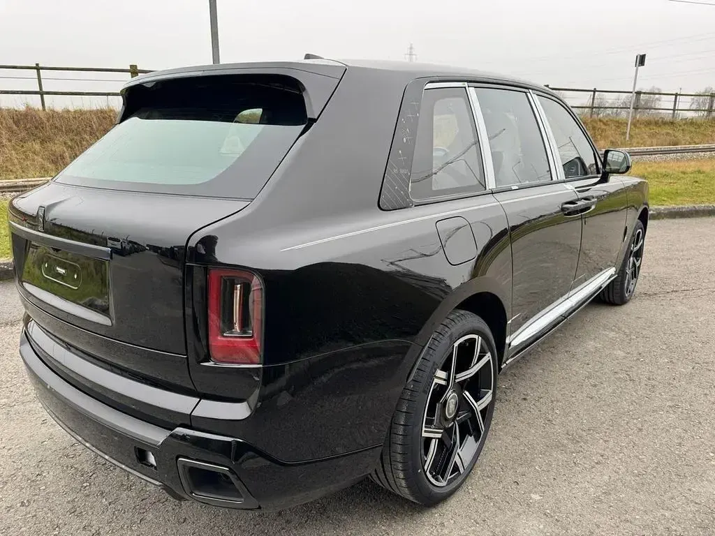 Neu Rolls Royce Cullinan 600 PS (441 kW) 2026 Black diamond SUV