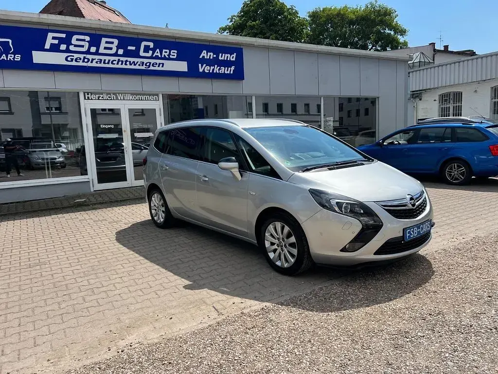 Gebraucht Opel Zafira Tourer Innovation 140 PS (102 kW) 2016 Argonsilber/sovereign/switchbl Van / Kleinbus