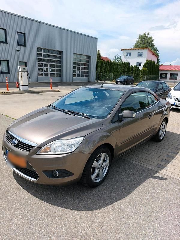Gebraucht Ford Focus Cabriolet 101 PS (74 kW) 2009 Braun Cabrio