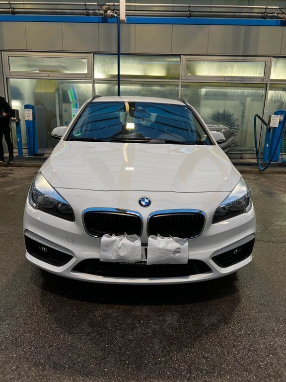 Gebraucht BMW 218 Active Tourer 150 PS (110 kW) 2015 Weiß Van / Kleinbus