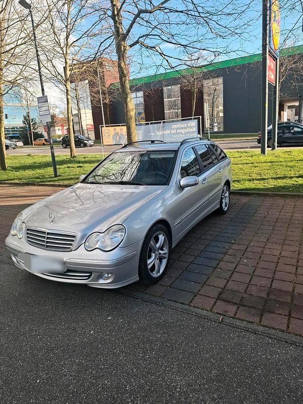 Gebraucht Mercedes C220 150 PS (110 kW) 2004 Grau Kombi