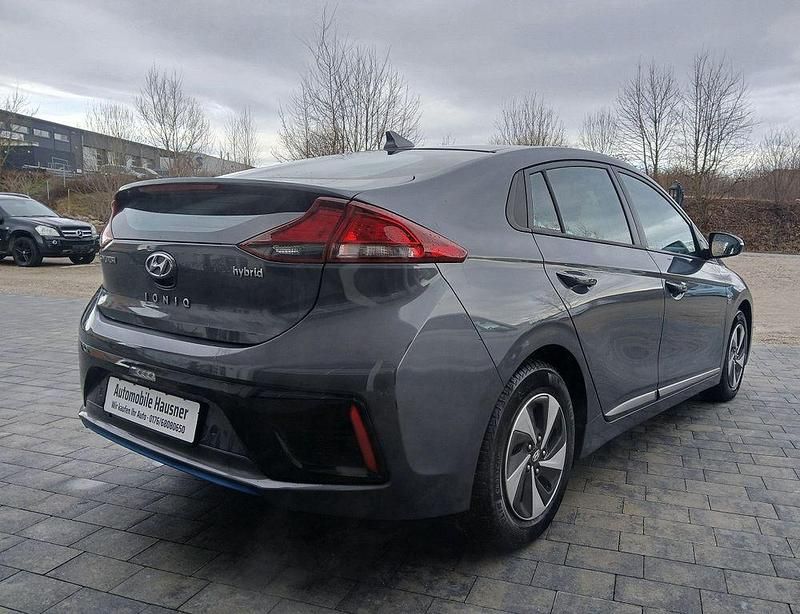 Gebraucht Hyundai Ioniq 105 PS (77 kW) 2018 Grau Kleinwagen