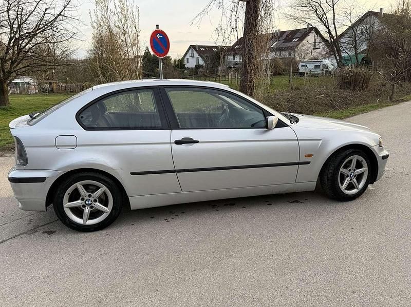 Gebraucht BMW 316 Sport Line 116 PS (85 kW) 2002 Silber Coupé