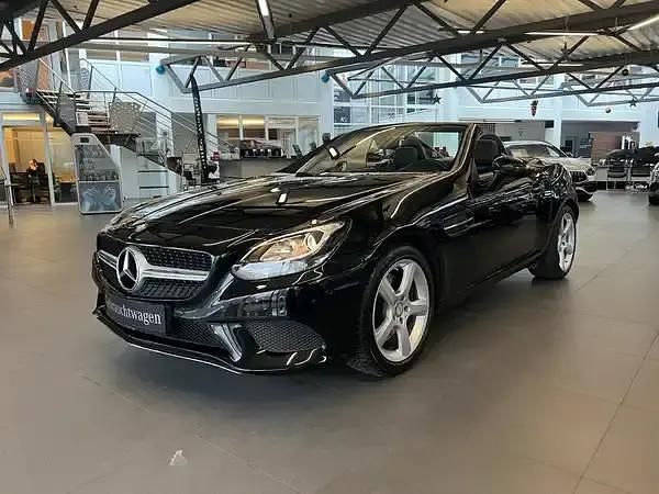 Metalliclack obsidianschwarz Gebraucht 2016 Mercedes SLC200 Cabrio | 24.490 € (Fairer Preis) - Bild 1/4