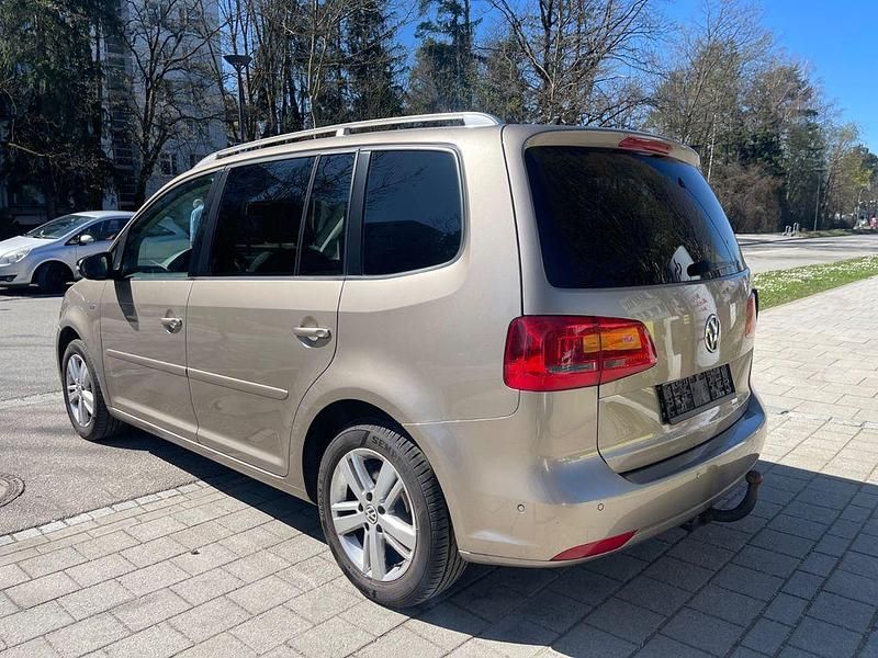 Gebraucht VW Touran Match 140 PS (102 kW) 2012 Beige Van / Kleinbus
