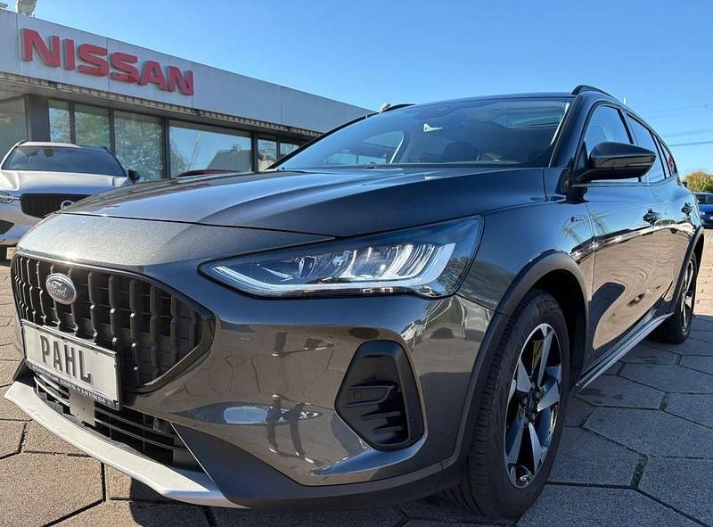 Gebraucht Ford Focus Active X 125 PS (91 kW) 2022 Grau Limousine