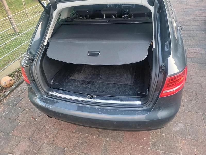 Gebraucht Audi A4 143 PS (105 kW) 2011 Grau Kombi