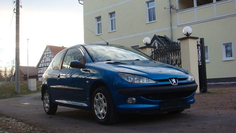 Blau Gebraucht 2004 Peugeot 206 Filou Limousine | 390 € (Superpreis) - Bild 1/4