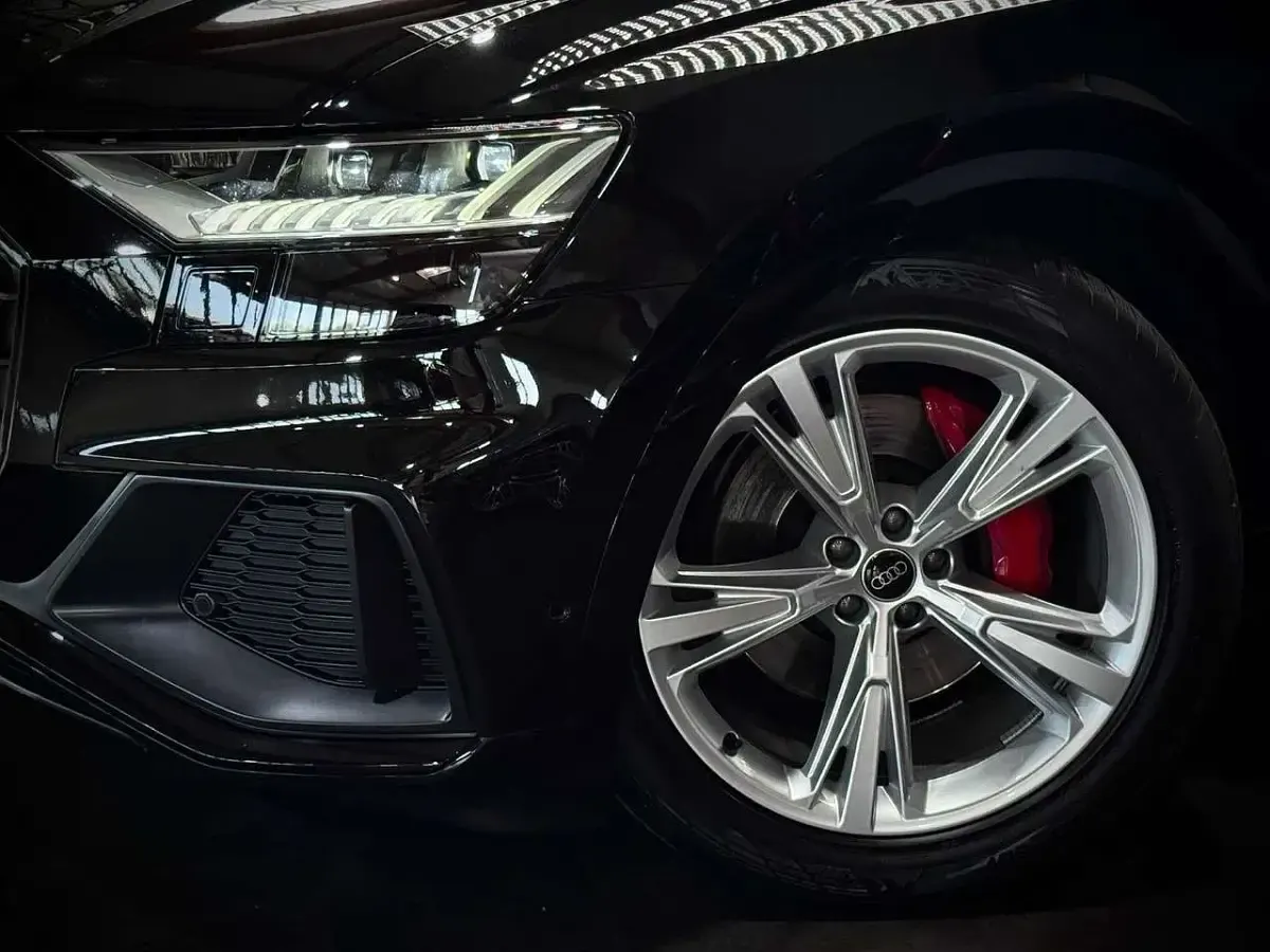 Gebraucht Audi Q8 Competition 286 PS (210 kW) 2023 Schwarz SUV