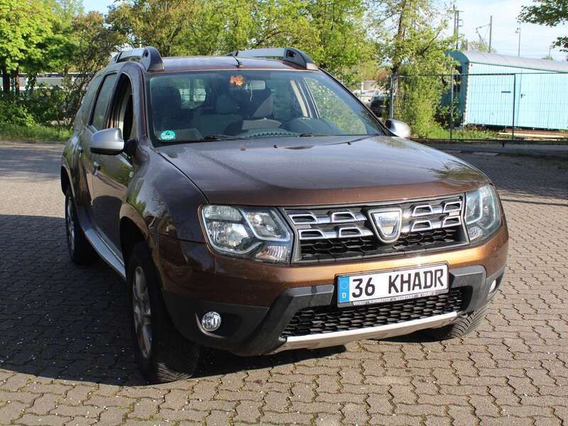 Braun cajou Gebraucht 2014 Dacia Duster Lauréate SUV | 3.700 € (Guter Preis) - Bild 1/4