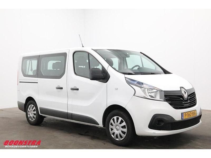 Gebraucht Renault Trafic Expression 97 PS (71 kW) 2017 Weiß Van / Kleinbus