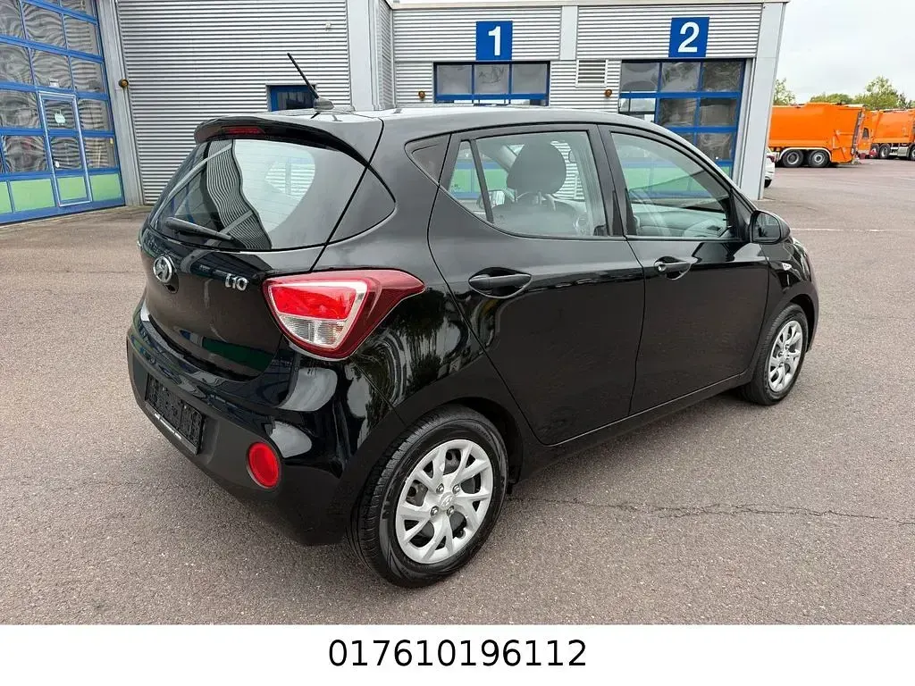 Gebraucht Hyundai i10 Trend 67 PS (49 kW) 2018 Schwarz Kleinwagen