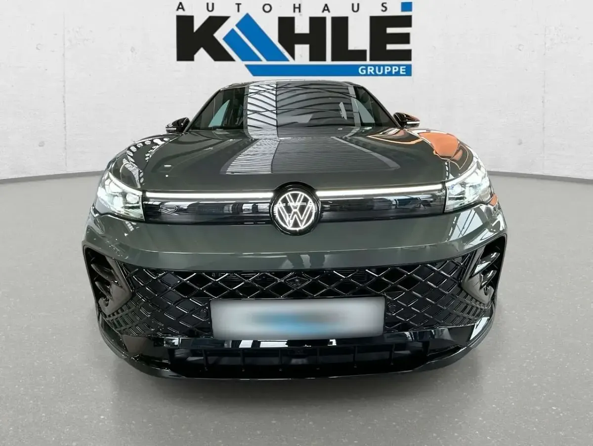 Neu VW Tiguan Pro 150 PS (110 kW) 2025 Grün SUV