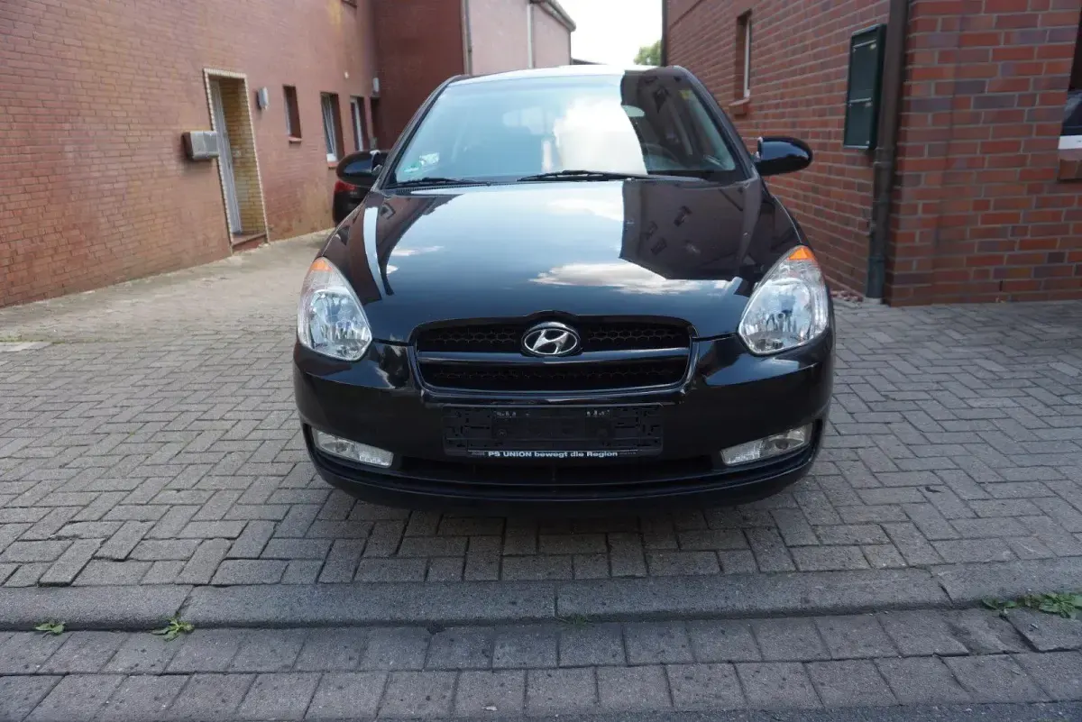 Gebraucht Hyundai Accent 97 PS (71 kW) 2007 Schwarz Limousine