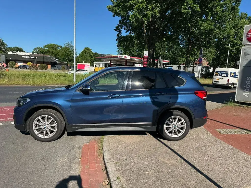Gebraucht BMW X1 Advantage 136 PS (100 kW) 2022 Blau SUV