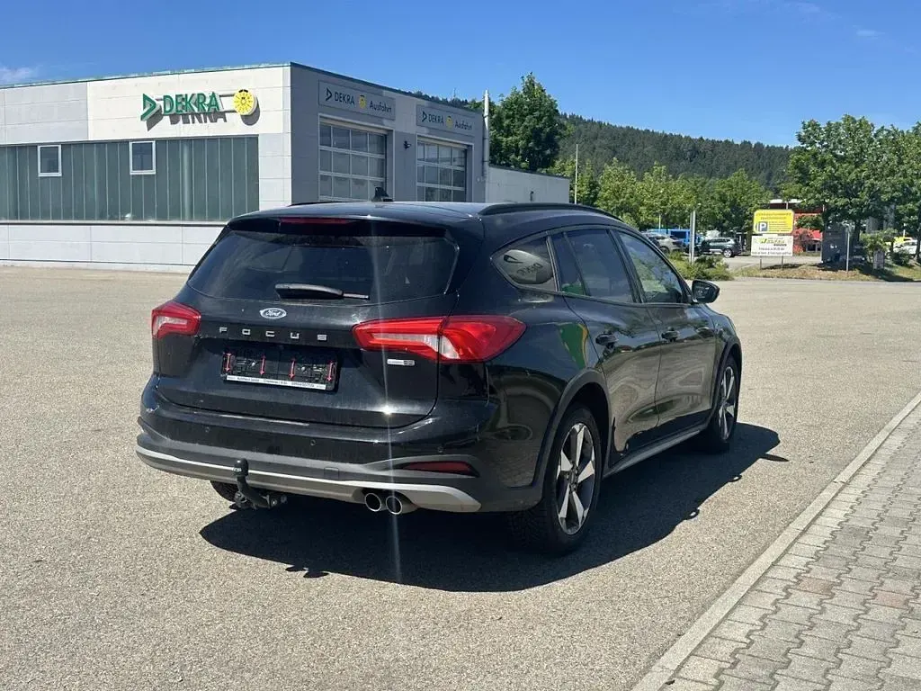 Begagnad Ford Focus Active 155 HK (114 kW) 2020 Svart Sedan