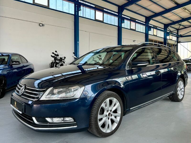 Blau Gebraucht 2013 VW Passat Highline Kombi | 6.900 € (Guter Preis) - Bild 1/4