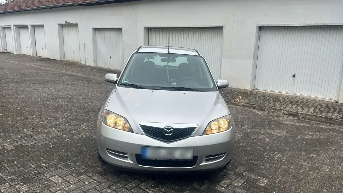 Gebraucht Mazda 2 80 PS (58 kW) 2006 Silber Kleinwagen