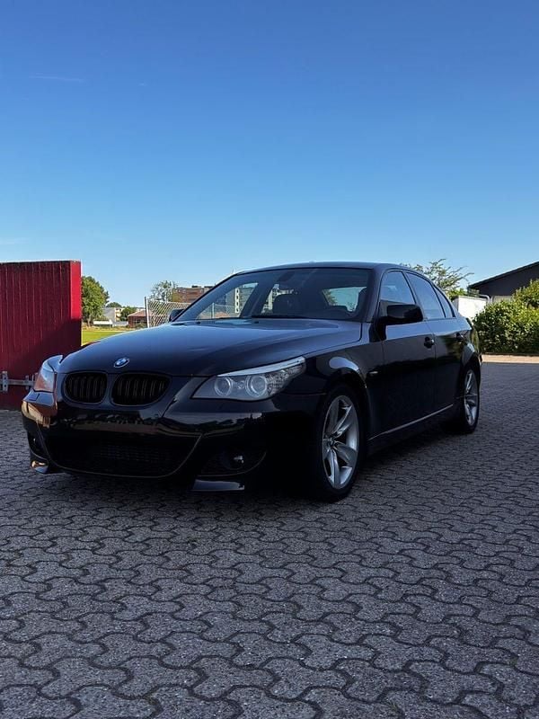 Gebraucht BMW 530 235 PS (172 kW) 2010 Schwarz Limousine