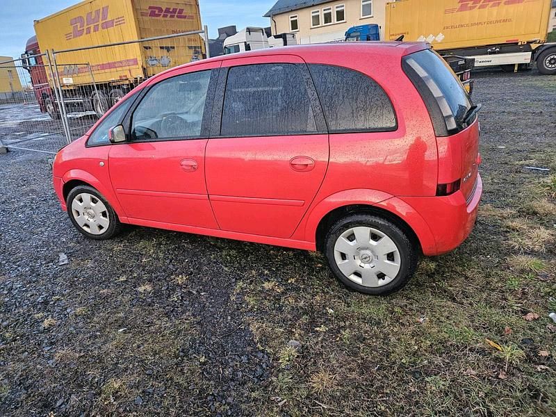 Gebraucht Opel Meriva 105 PS (77 kW) 2008 Rot Van / Kleinbus