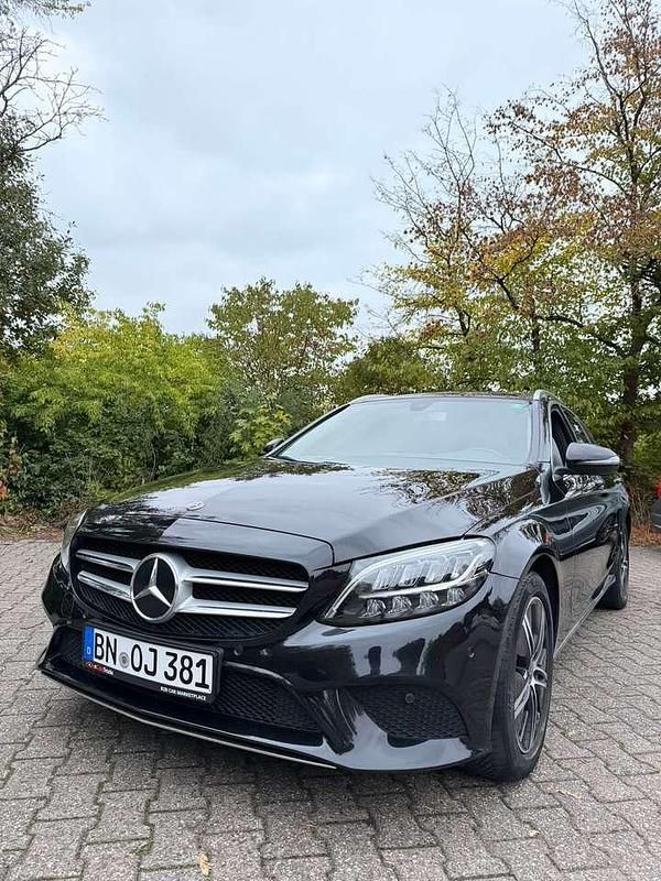 Gebraucht Mercedes C200 160 PS (117 kW) 2019 Schwarz Kombi