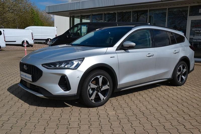 Gebraucht Ford Focus Active X 155 PS (114 kW) 2023 Silber Limousine