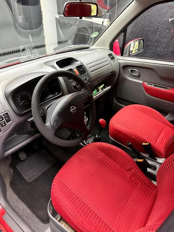 Occasion Opel Agila 75 ch (55 kW) 2002 Rouge Monospace