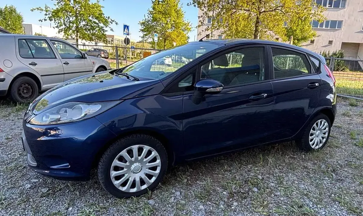 Gebraucht Ford Fiesta Trend 60 PS (44 kW) 2011 Atlantikblau metallic Kleinwagen