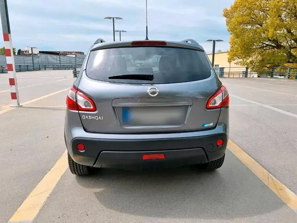 Gebraucht Nissan Qashqai 130 PS (95 kW) 2013 Grau SUV