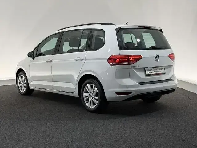Gebraucht VW Touran Comfortline 116 PS (85 kW) 2020 Weiß Van / Kleinbus