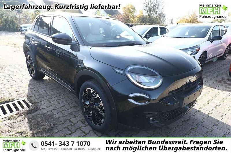 Neu Fiat 600 La Prima 145 PS (106 kW) 2025 Cinema schwarz SUV