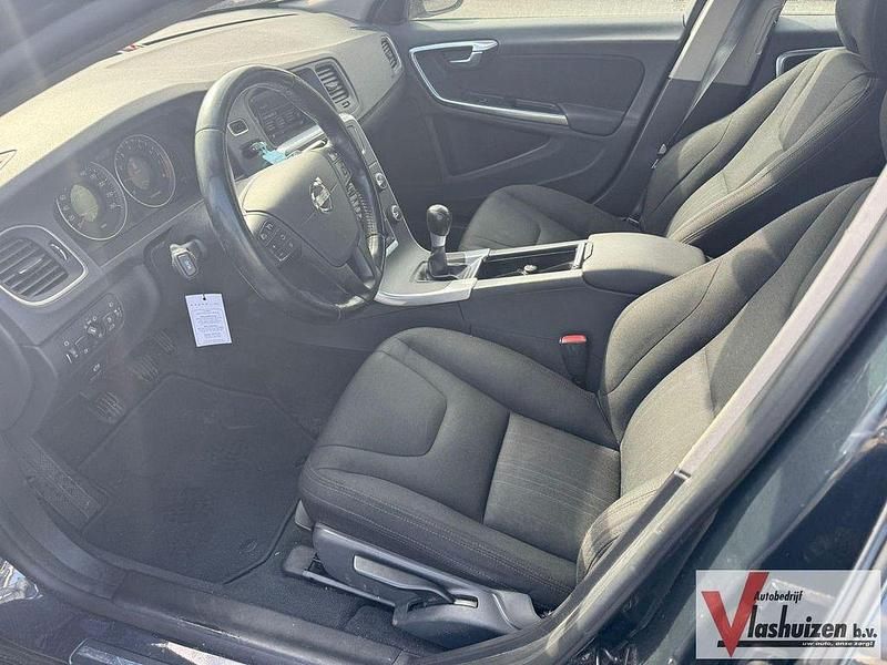 Gebraucht Volvo V60 Kinetic 150 PS (110 kW) 2012 Grau Kombi